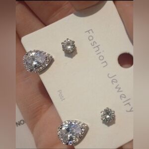 ♥️A 5/$20 Teardrop Diamond Stud Earring With Gold Diamond Top Stud